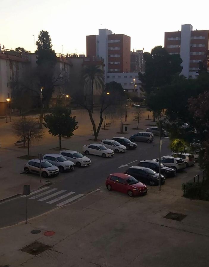 Doble Or Individual Bed Near Center Free Parking Seville